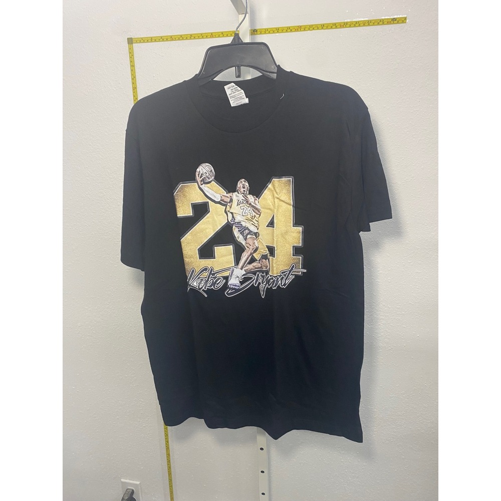 H&U Kobe Bryant 24 Graphic T-Shirt Mens Medium Black Lakers Mamba Tribute Tee